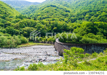 地藏平佐保水壩，奧飛驒溫泉鄉地區的一處風景名勝。 139744231