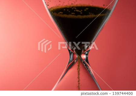 Hourglass Hourglass 139744400