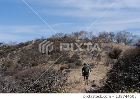 Walking in the Great Outdoors: Kirigamine and Washigamine Walking in the Great Outdoors: Kirigamine and Washigamine 139744505