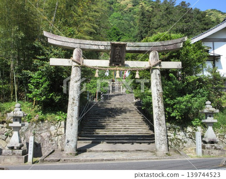 山口縣山口市!山口神社的鳥居 山口縣山口市!山口神社的鳥居 139744523
