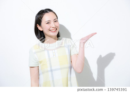 A white background featuring smiling working women such as childcare workers, caregivers, and mothers, along with recommendations and introductions, and smiling faces looking directly at the camera. (Includes job postings and recruitment information.) A white background featuring smiling working women such as childcare workers, caregivers, and mothers, along with recommendations and introductions, and smiling faces looking directly at the camera. (Includes job postings and recruitment information.) 139745391