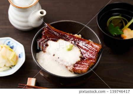 Eel and grated yam rice bowl 139746417