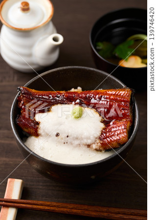鰻魚和磨碎山藥飯 鰻魚和磨碎山藥飯 139746420
