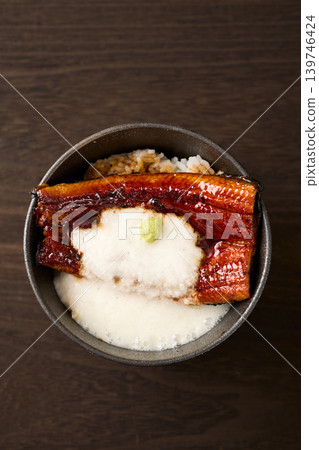 Eel and grated yam rice bowl 139746424