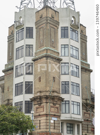 London historic BBC Transmitter Tower at Alexandra Palace is a landmark of 20th-century technology. Internationally recognized as the birthplace of public high-definition television, it hosted the 139746460