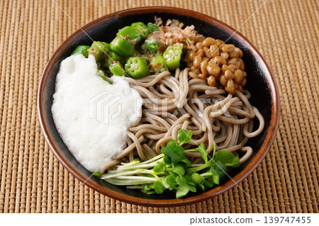 納豆和磨碎的山藥蕎麥麵 納豆和磨碎的山藥蕎麥麵 139747455