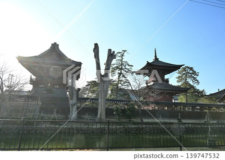 本成寺的寶塔與鐘樓(新潟縣三條市) 本成寺的寶塔與鐘樓(新潟縣三條市) 139747532