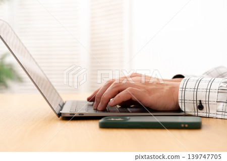 PC man at hand PC man at hand 139747705