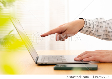 電腦、手、男人、指向 139747708
