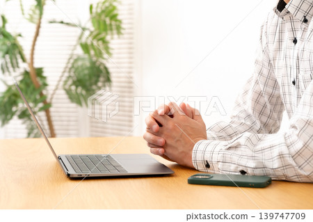 PC man at hand PC man at hand 139747709