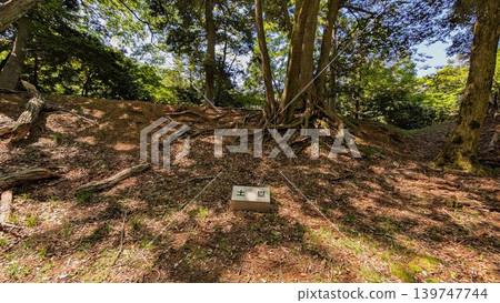 福井縣美濱町國吉城:原第二外堡遺址。 福井縣美濱町國吉城:原第二外堡遺址。 139747744