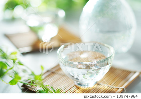 Summer chilled sake (image) 139747964