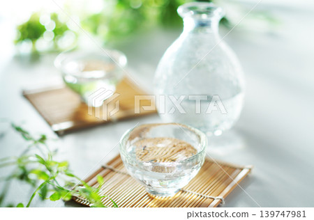 Summer chilled sake (image) 139747981