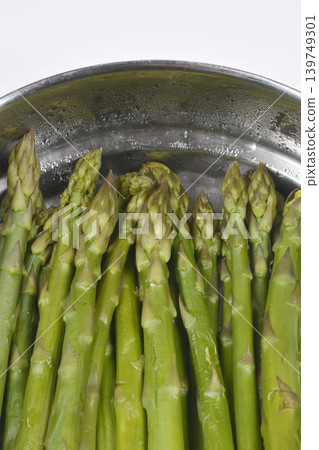 Green Asparagus in Stainless Steel Pot Green Asparagus in Stainless Steel Pot 139749301