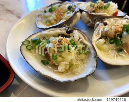 Steamed surf clams in garlic sauce (Chinese cuisine) 139749326