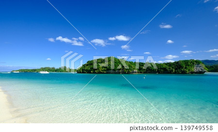 卡比拉灣的蔚藍大海和波濤景色 139749558
