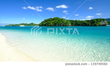 The blue sea and wave scenery of Kabila Bay The blue sea and wave scenery of Kabila Bay 139749560