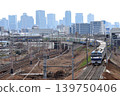 以大阪的摩天大樓為背景，沿著北部貨運線行駛 139750406