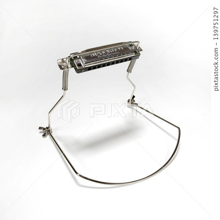 Harmonica holder and harmonica Harmonica holder and harmonica 139751297