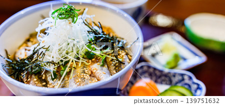 以雨季捕撈的肥美沙丁魚為特色的海鮮飯。 [時令海鮮] 139751632