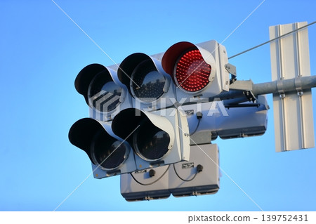 Traffic light Traffic light 139752431