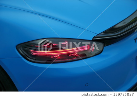 汽車尾燈 139755057