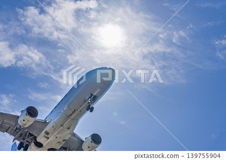 仙台機場上空藍天,飛機降落,宮城縣名取市 仙台機場上空藍天,飛機降落,宮城縣名取市 139755904
