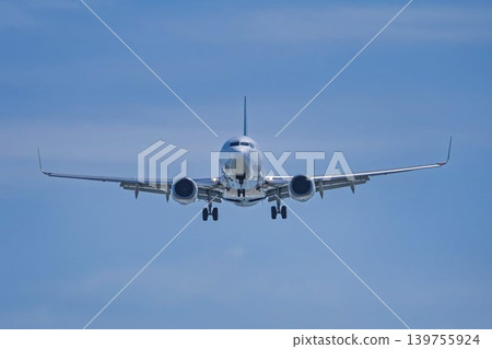 仙台機場上空藍天,飛機降落,宮城縣名取市 仙台機場上空藍天,飛機降落,宮城縣名取市 139755924