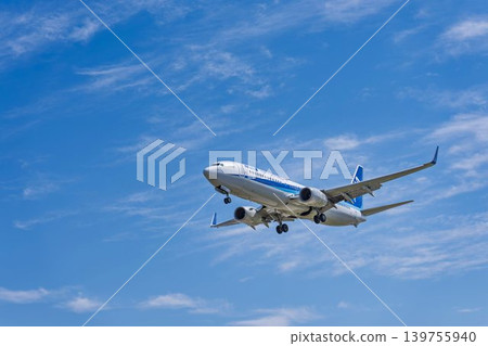 仙台機場上空藍天,飛機降落,宮城縣名取市 仙台機場上空藍天,飛機降落,宮城縣名取市 139755940
