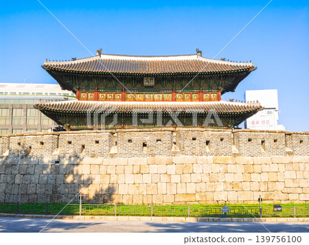 首爾東大門（興仁之門） 139756100