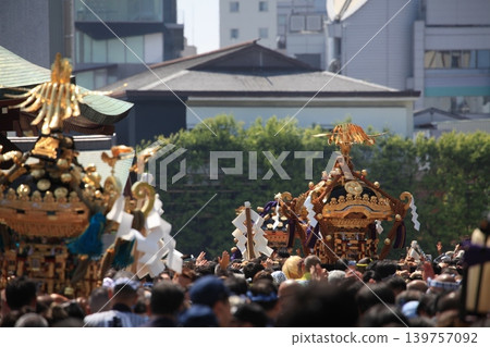 便攜式神龕在街上遊行 18 便攜式神龕在街上遊行 18 139757092