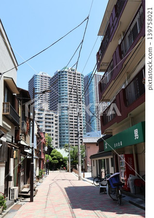佃島的公共浴室街景(東京中央區佃一丁目) 佃島的公共浴室街景(東京中央區佃一丁目) 139758021