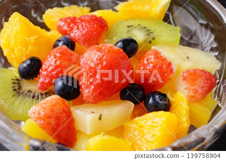 Delicious cut fruit Delicious cut fruit 139758904