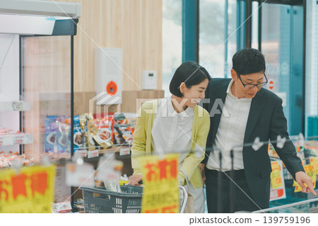 超級市場 超市 夫婦 139759196