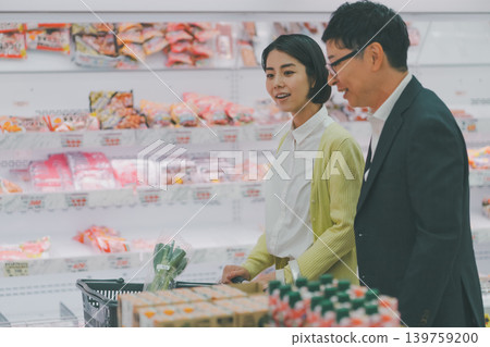 超級市場 超市 夫婦 139759200
