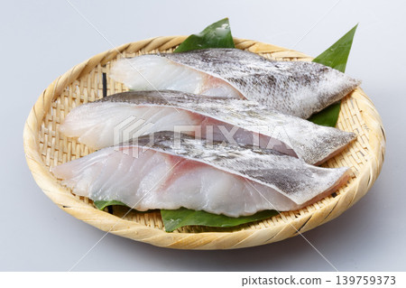 產自宮城縣的新鮮鱈魚片。 產自宮城縣的新鮮鱈魚片。 139759373