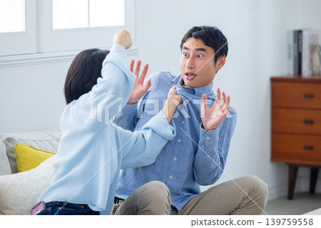 一個戰鬥的男人和女人 一個戰鬥的男人和女人 139759558
