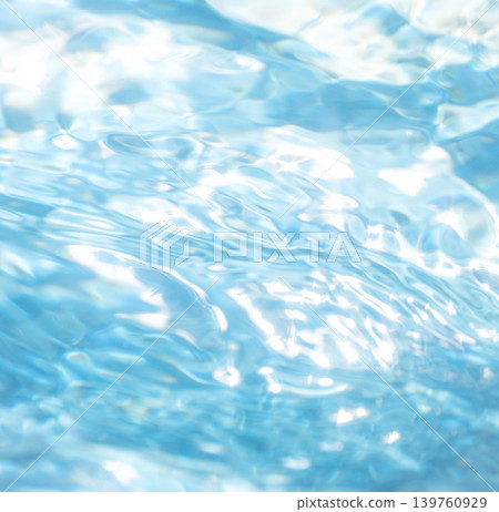 涼爽的水面,夏季彩色影像 涼爽的水面,夏季彩色影像 139760929