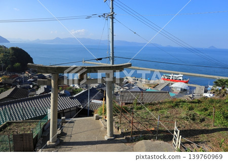鳥居門外的景色美不勝收。 鳥居門外的景色美不勝收。 139760969