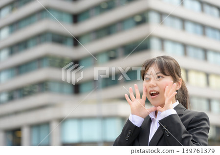 A Japanese woman in her 20s working for a company makes an appeal. A Japanese woman in her 20s working for a company makes an appeal. 139761379