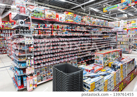 東京都調布市兒島町 Bic Camera 京王調布店玩具區 139761455