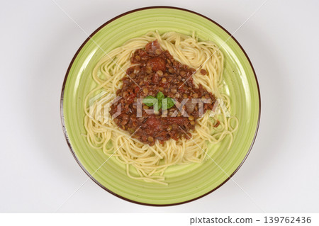 Spaghetti with Lentil Bolognese Sauce 139762436
