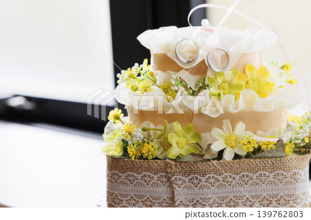 結婚戒指和訂婚戒指求婚 結婚戒指和訂婚戒指求婚 139762803