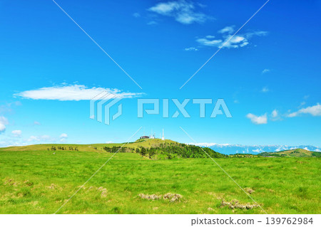 Nagano Prefecture, Utsukushigahara Plateau under the blue sky Nagano Prefecture, Utsukushigahara Plateau under the blue sky 139762984