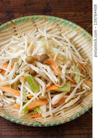 蘑菇豆芽什錦蔬菜 139764409