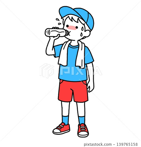 一個穿著藍色襯衫的男孩正在喝水 139765158