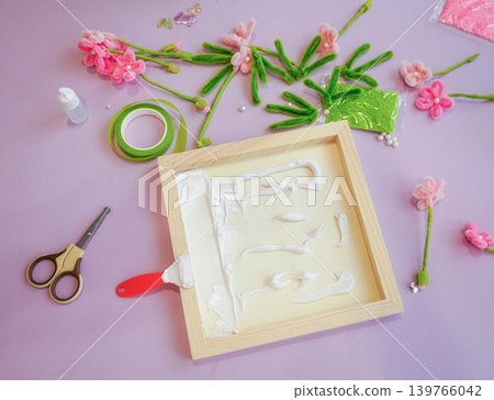 Twisting colorful wires into art. Fine motor fun through hands-on playful learning. Twisting colorful wires into art. Fine motor fun through hands-on playful learning. 139766042
