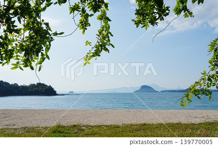 初夏的平靜海灘 初夏的平靜海灘 139770005