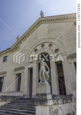 Villa Saraceno in Pojana Maggiore, Vicenza, showing its elegant facade Villa Saraceno in Pojana Maggiore, Vicenza, showing its elegant facade 139771650