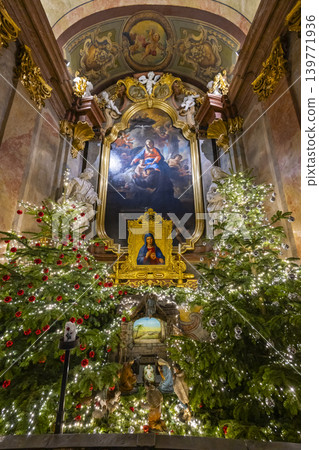 Christmas decorations in downtown, Vienna, Austria Christmas decorations in downtown, Vienna, Austria 139771936